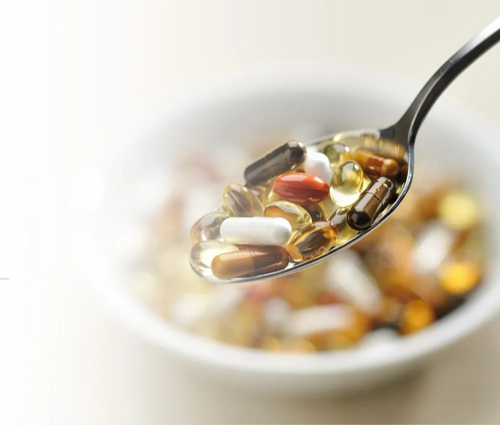 É necessário repor vitaminas de rotina na DRC?