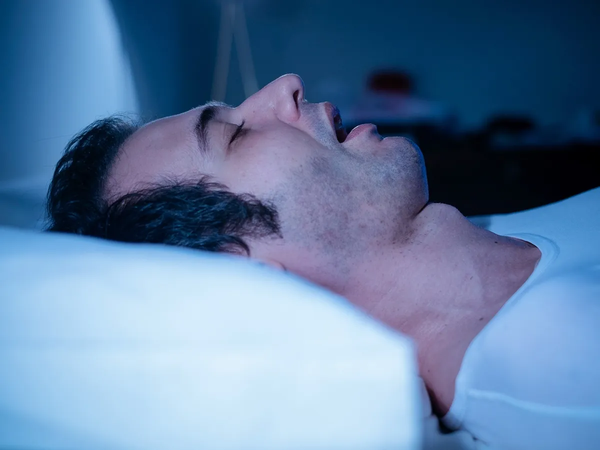 Distúrbios do Sono e Risco de Demência em Pacientes Idosos com Doença Renal